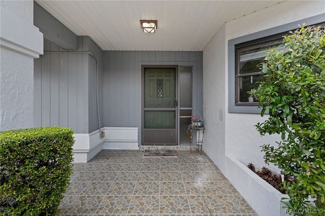 1 Medinah Drive W, Homosassa, FL 34446