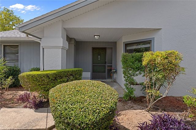 1 Medinah Drive W, Homosassa, FL 34446