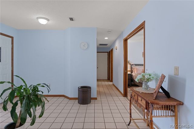 1 Medinah Drive W, Homosassa, FL 34446