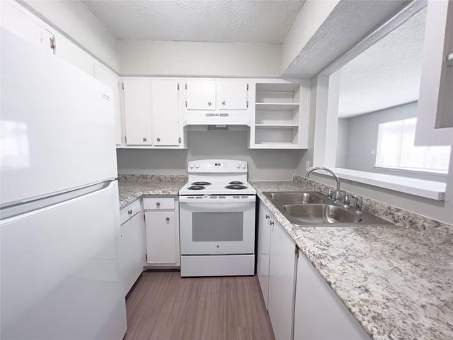 8907 Parkfield DR 101, Austin, TX 78758