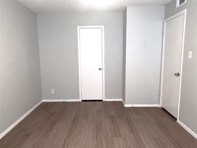 8907 Parkfield DR 101, Austin, TX 78758