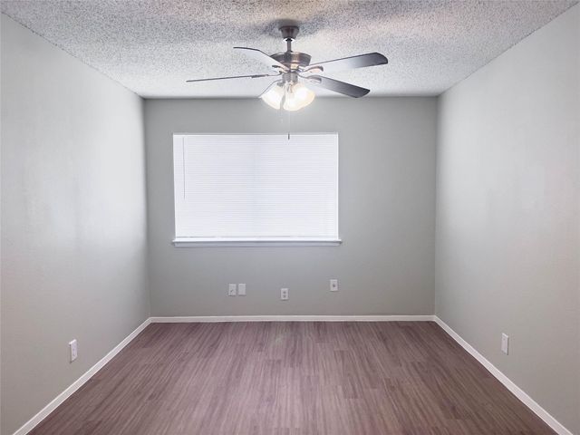 8907 Parkfield DR 101, Austin, TX 78758
