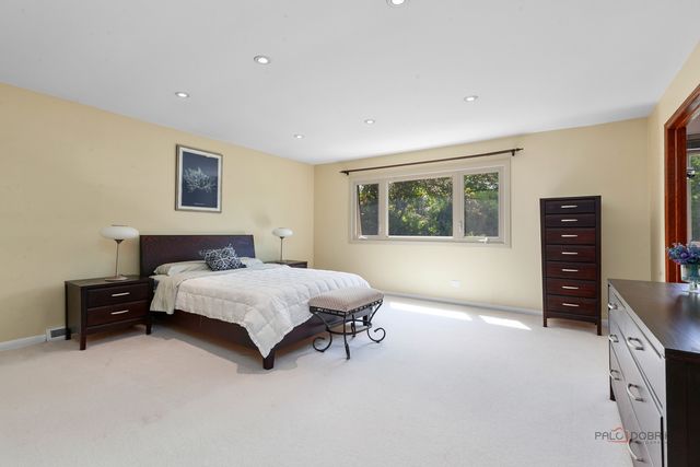 2315 Castilian Circle, Northbrook, IL 60062