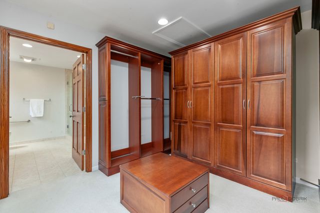 2315 Castilian Circle, Northbrook, IL 60062