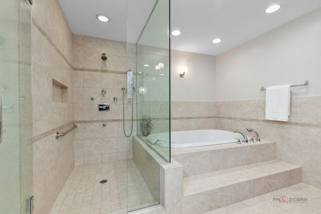 2315 Castilian Circle, Northbrook, IL 60062