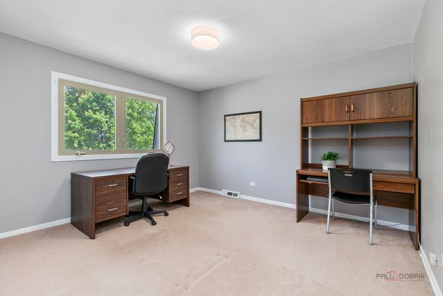 2315 Castilian Circle, Northbrook, IL 60062