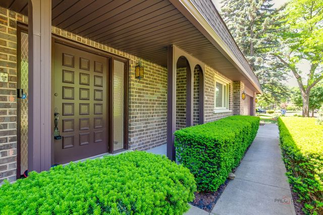 2315 Castilian Circle, Northbrook, IL 60062