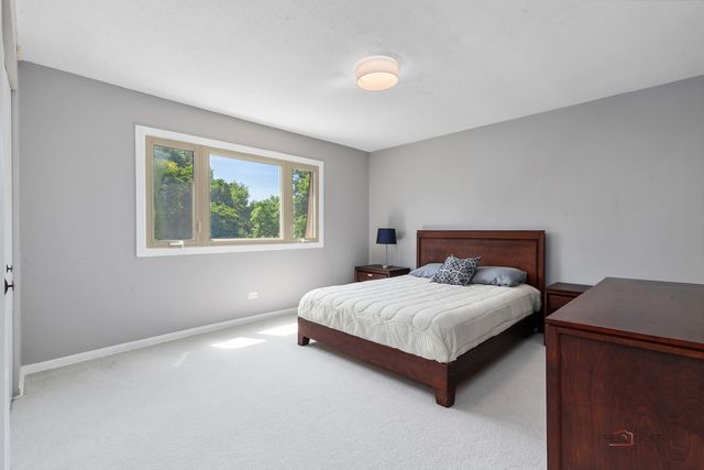 2315 Castilian Circle, Northbrook, IL 60062