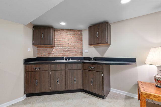 2315 Castilian Circle, Northbrook, IL 60062