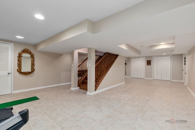 2315 Castilian Circle, Northbrook, IL 60062