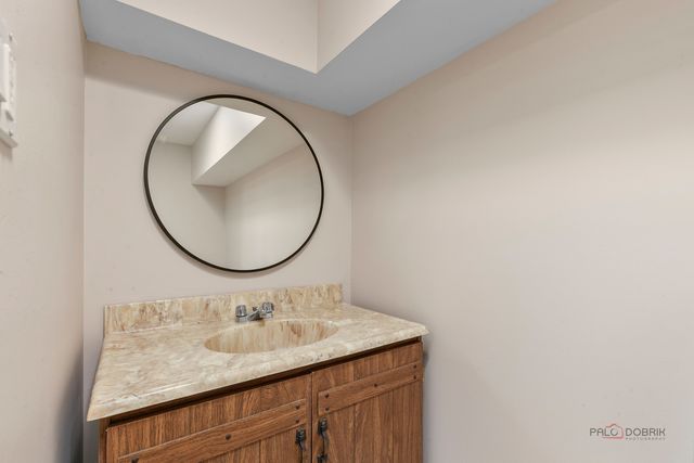 2315 Castilian Circle, Northbrook, IL 60062