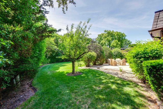 2315 Castilian Circle, Northbrook, IL 60062