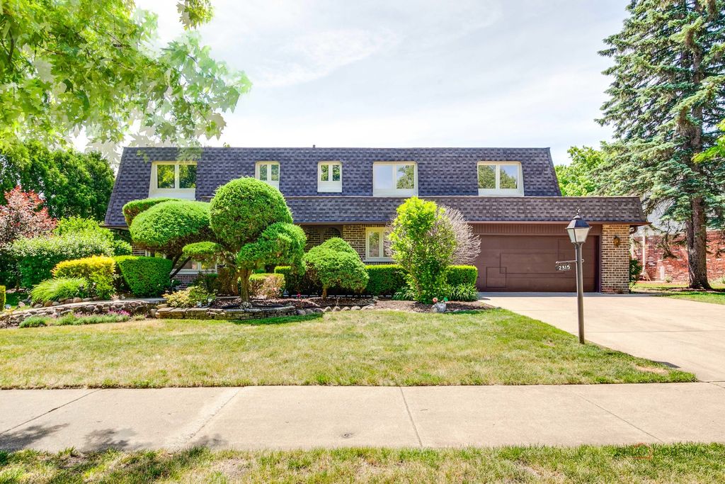 2315 Castilian Circle, Northbrook, IL 60062