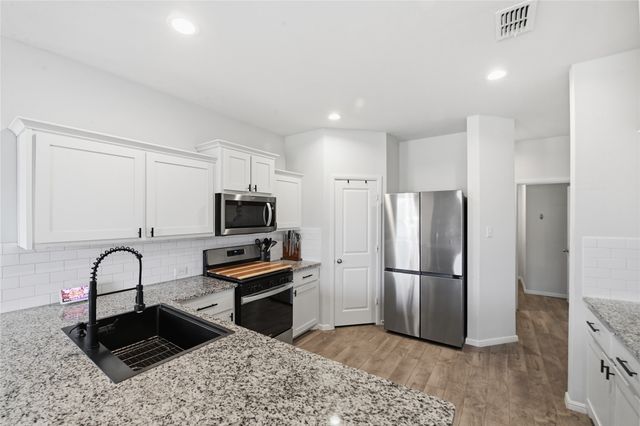 8617 Sandy Park Drive, Fort Worth, TX 76179