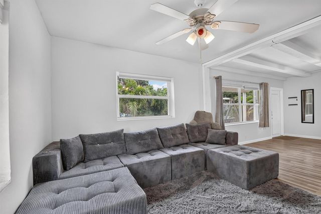 512 SE 1st Street, Boynton Beach, FL 33435