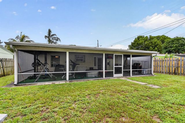 512 SE 1st Street, Boynton Beach, FL 33435