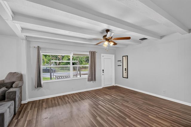 512 SE 1st Street, Boynton Beach, FL 33435
