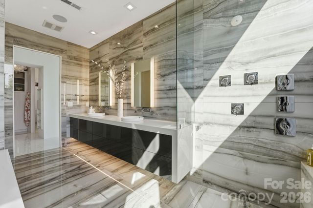 304 Frazier Avenue, Charlotte, NC 28216