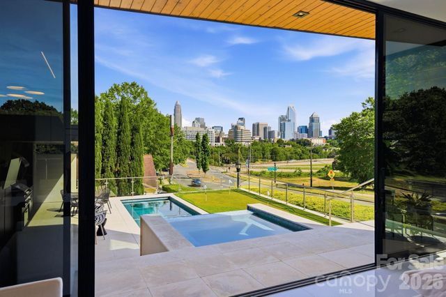 304 Frazier Avenue, Charlotte, NC 28216