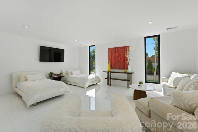 304 Frazier Avenue, Charlotte, NC 28216