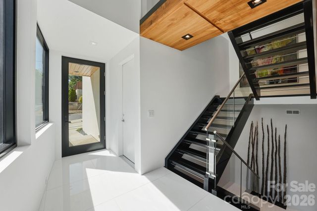 304 Frazier Avenue, Charlotte, NC 28216