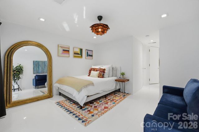 304 Frazier Avenue, Charlotte, NC 28216