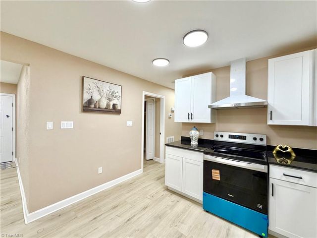7362 Lansdowne Place, Thomasville, NC 27360