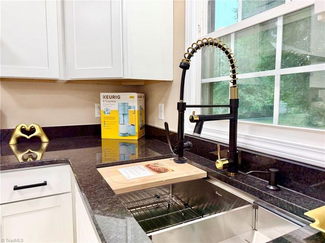 7362 Lansdowne Place, Thomasville, NC 27360