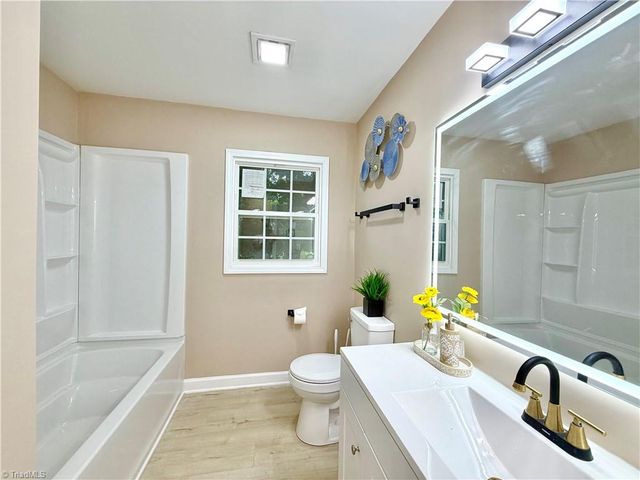 7362 Lansdowne Place, Thomasville, NC 27360