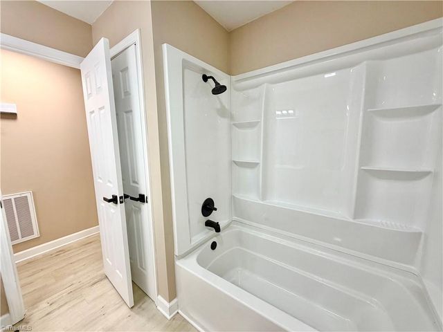 7362 Lansdowne Place, Thomasville, NC 27360