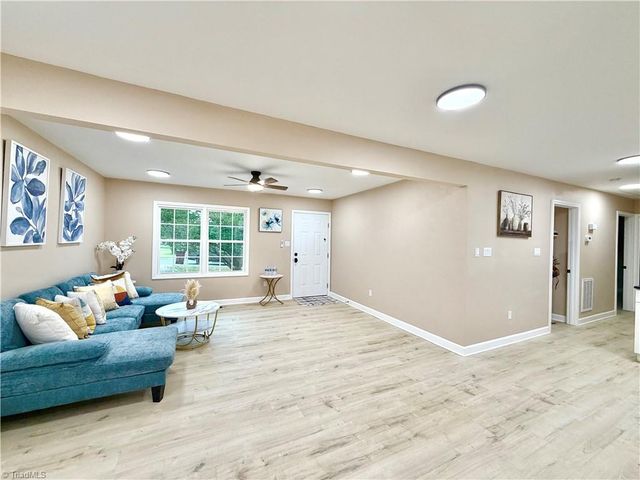 7362 Lansdowne Place, Thomasville, NC 27360