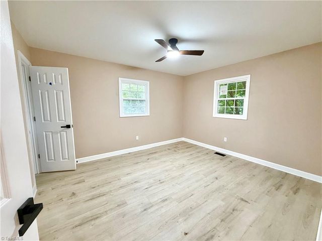 7362 Lansdowne Place, Thomasville, NC 27360