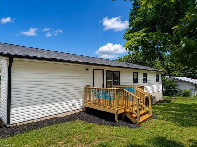 7362 Lansdowne Place, Thomasville, NC 27360