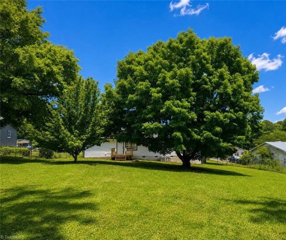 7362 Lansdowne Place, Thomasville, NC 27360