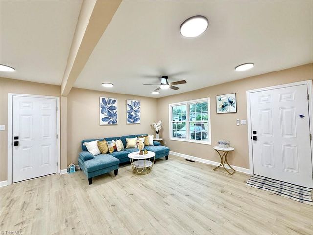 7362 Lansdowne Place, Thomasville, NC 27360