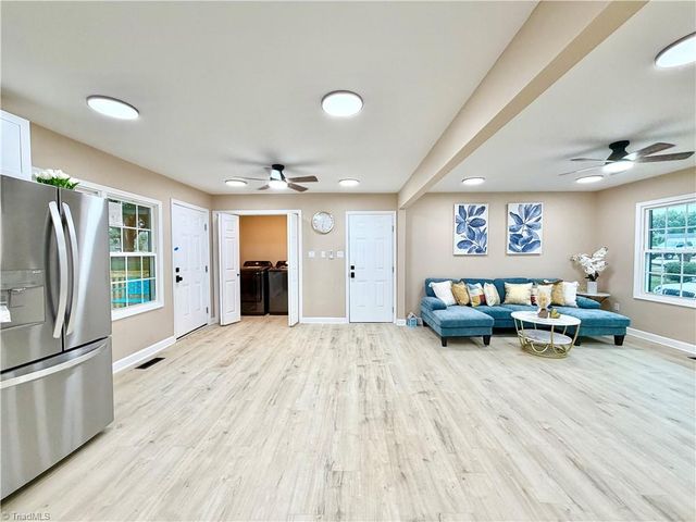 7362 Lansdowne Place, Thomasville, NC 27360