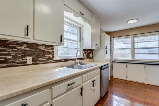 117 E Springdale, Derby, KS 67037