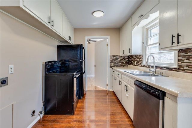 117 E Springdale, Derby, KS 67037