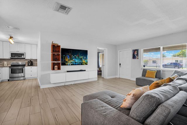 9603 NW 74th Court, Tamarac, FL 33321