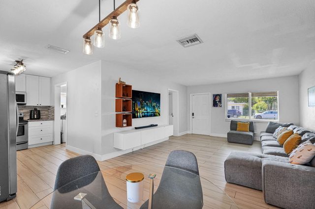 9603 NW 74th Court, Tamarac, FL 33321