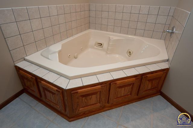 13223 Blue Mound RD, Valley Falls, KS 66088