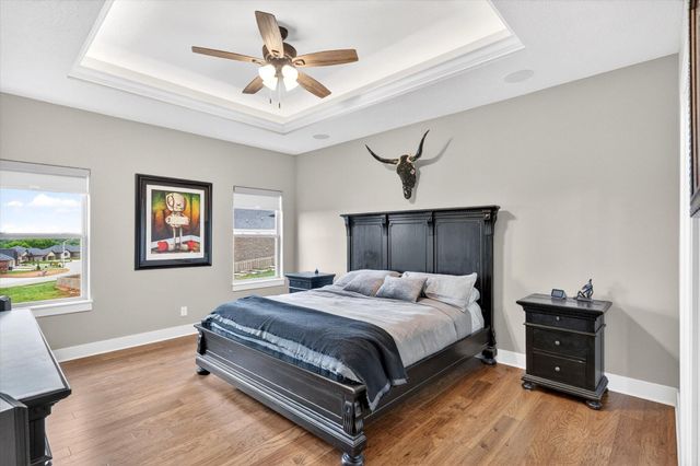 1632 W Gaslight Drive, Springfield, MO 65810