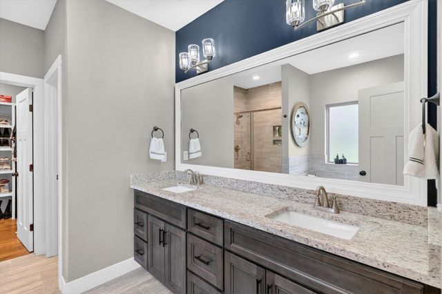 1632 W Gaslight Drive, Springfield, MO 65810