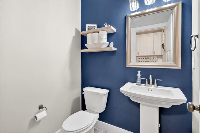1632 W Gaslight Drive, Springfield, MO 65810