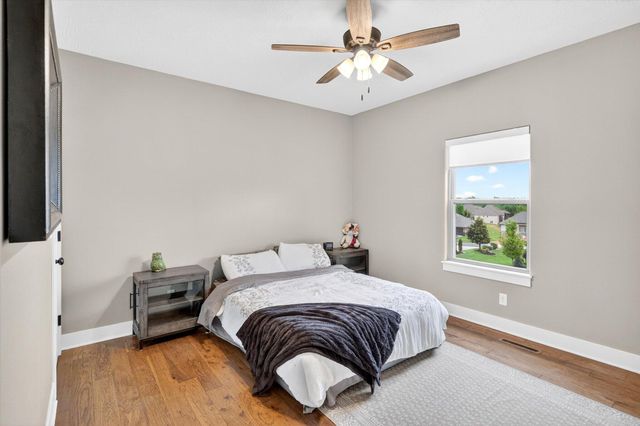 1632 W Gaslight Drive, Springfield, MO 65810