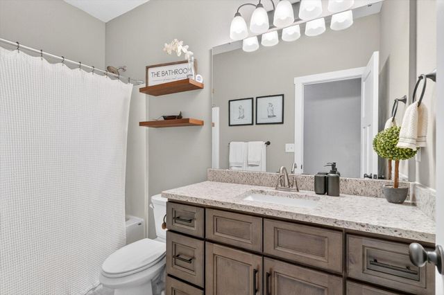 1632 W Gaslight Drive, Springfield, MO 65810