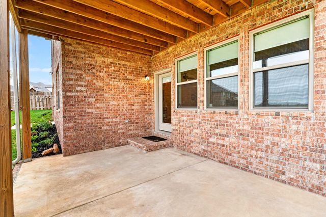 1632 W Gaslight Drive, Springfield, MO 65810