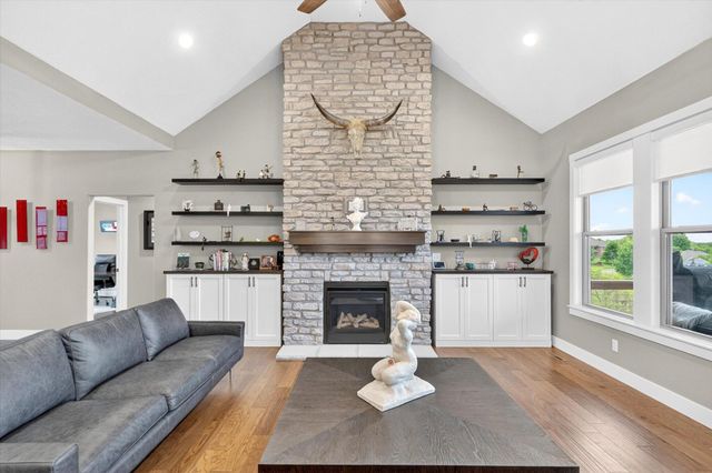 1632 W Gaslight Drive, Springfield, MO 65810