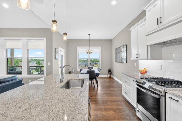 1632 W Gaslight Drive, Springfield, MO 65810