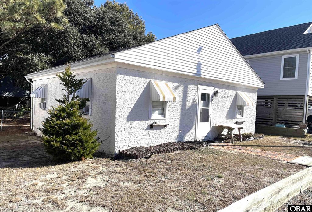 Image 1 of property listing at 2029 W Edenton Street Lot 822, Kill Devil Hills, NC 27948